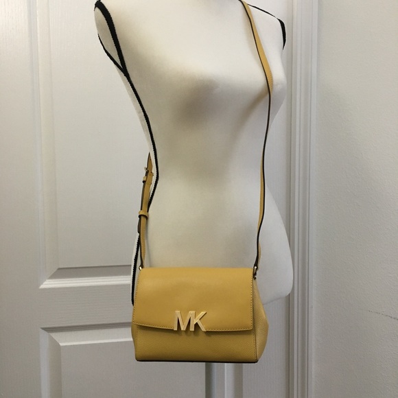 Final sale ✨Michael Kors Crossbody Bag - Picture 3 of 7